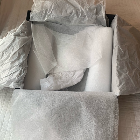 Large Bottega Veneta Shoe Box with tissue - Picture 2 of 5